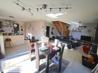 Sold Individual house 5 rooms 105 m² Cessy 01170