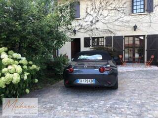 Sold Old house 6 rooms 190 m² Grilly 01220