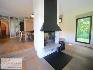 Vendu Maison individuelle 7 pièces 208 m² Ornex 01210