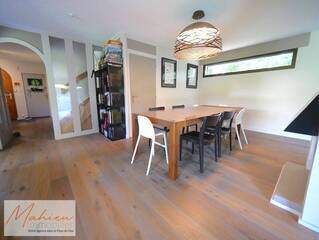Vendu Maison individuelle 7 pièces 208 m² Ornex 01210