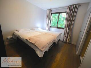 Vendu Maison individuelle 7 pièces 208 m² Ornex 01210