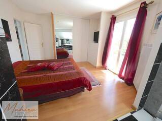 Vendu Maison individuelle 6 pièces 210 m² Cessy 01170