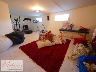 Vendu Maison individuelle 6 pièces 210 m² Cessy 01170