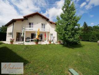 Vendu Maison individuelle 6 pièces 210 m² Cessy 01170