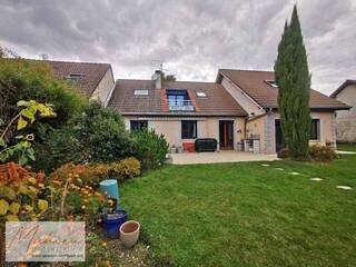 Vendu Maison 7 pièces 140 m² Versonnex 01210