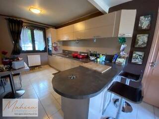 Vendu Maison 7 pièces 140 m² Versonnex 01210