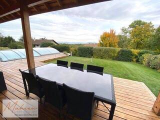 Vendu Maison individuelle 5 pièces 206 m² Grilly 01220