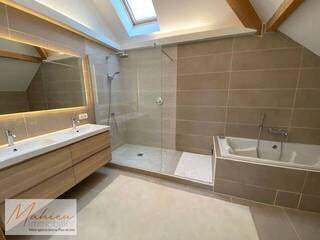Vendu Maison individuelle 5 pièces 206 m² Grilly 01220