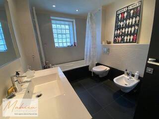 Vendu Maison 6 pièces 306 m² Ornex 01210