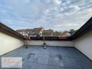 Vendu Maison 6 pièces 306 m² Ornex 01210