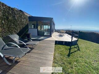 Sold Individual house 6 rooms 187 m² Grilly 01220