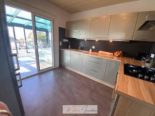 Sold Individual house 6 rooms 187 m² Grilly 01220