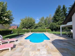 Sold Individual house 6 rooms 115 m² Ornex 01210
