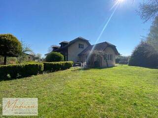 Vente Maison individuelle 7 pièces 206 m² Divonne-les-Bains 01220
