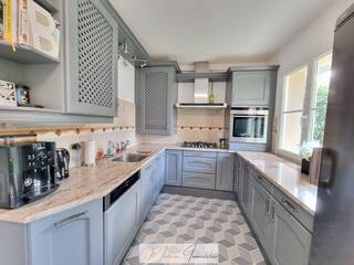 Sold Individual house 5 rooms 110 m² Gex 01170