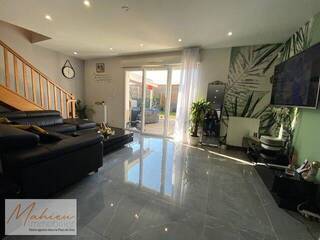 Vendu Maison 5 pièces 81 m² Saint-Genis-Pouilly 01630