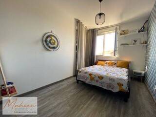 Vendu Maison 5 pièces 81 m² Saint-Genis-Pouilly 01630