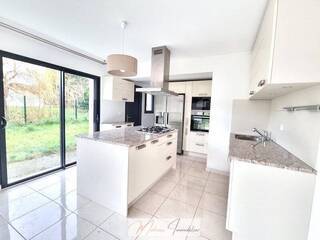 Sold Terraced house 6 rooms 124 m² Ornex 01210