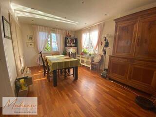 Vendu Maison individuelle 7 pièces 180 m² Sauverny 01220