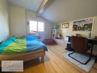 Vendu Maison individuelle 7 pièces 180 m² Sauverny 01220