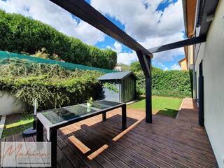 Vendu Maison mitoyenne 6 pièces 136 m² Échenevex 01170