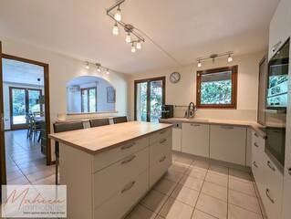 Sold Individual house 6 rooms 164 m² Saint-Genis-Pouilly 01630