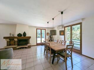 Sold Individual house 6 rooms 164 m² Saint-Genis-Pouilly 01630