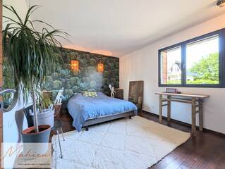 Buy Individual house 5 rooms 206 m² Grilly 01220