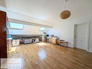 Vente Maison individuelle 6 pièces 205 m² Cessy 01170