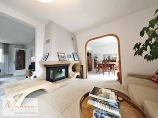 Buy Individual house 5 rooms 200 m² Cessy 01170