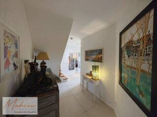 Buy Individual house 5 rooms 200 m² Cessy 01170