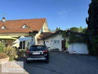 Buy Individual house 5 rooms 200 m² Cessy 01170