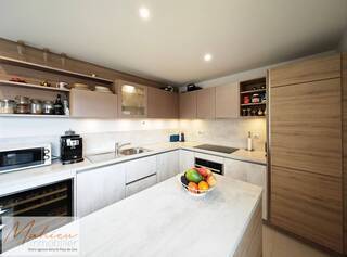 Buy Apartment t4 133 m² Saint-Genis-Pouilly 01630