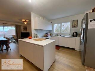 Buy Apartment duplex 5 rooms 140 m² Saint-Genis-Pouilly 01630