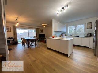 Buy Apartment duplex 5 rooms 140 m² Saint-Genis-Pouilly 01630