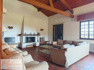 Buy Individual house 5 rooms 164 m² Cessy 01170