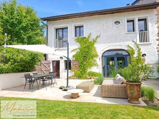 Buy House 5 rooms 294 m² Ornex 01210