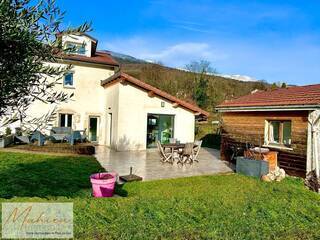 Buy House 5 rooms 115 m² Crozet 01170