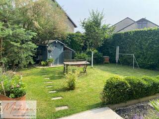 Vente Maison 6 pièces 230 m² Saint-Genis-Pouilly 01630