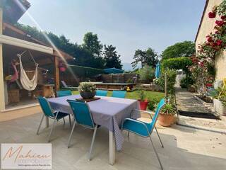 Vente Maison 6 pièces 230 m² Saint-Genis-Pouilly 01630