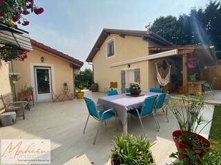 Vente Maison 6 pièces 230 m² Saint-Genis-Pouilly 01630