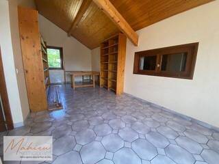 Vente Maison individuelle 8 pièces 200 m² Saint-Genis-Pouilly 01630