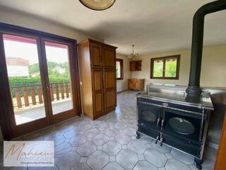 Vente Maison individuelle 8 pièces 200 m² Saint-Genis-Pouilly 01630