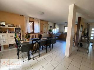Location Maison 5 pièces 139.94 m² Cessy 01170