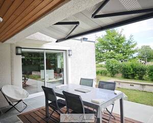 Buy Individual house 5 rooms 140 m² Saint-Genis-Pouilly 01630
