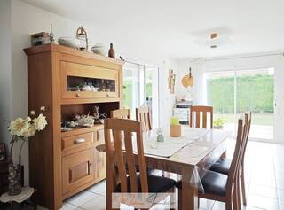 Buy Individual house 5 rooms 140 m² Saint-Genis-Pouilly 01630