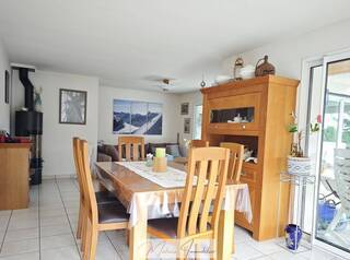 Buy Individual house 5 rooms 140 m² Saint-Genis-Pouilly 01630