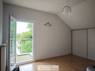Buy Individual house 5 rooms 140 m² Saint-Genis-Pouilly 01630