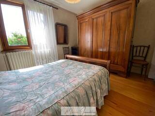 Buy House 5 rooms 86 m² Saint-Genis-Pouilly 01630