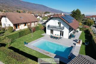 Buy Individual house 5 rooms 137 m² Thoiry 01710